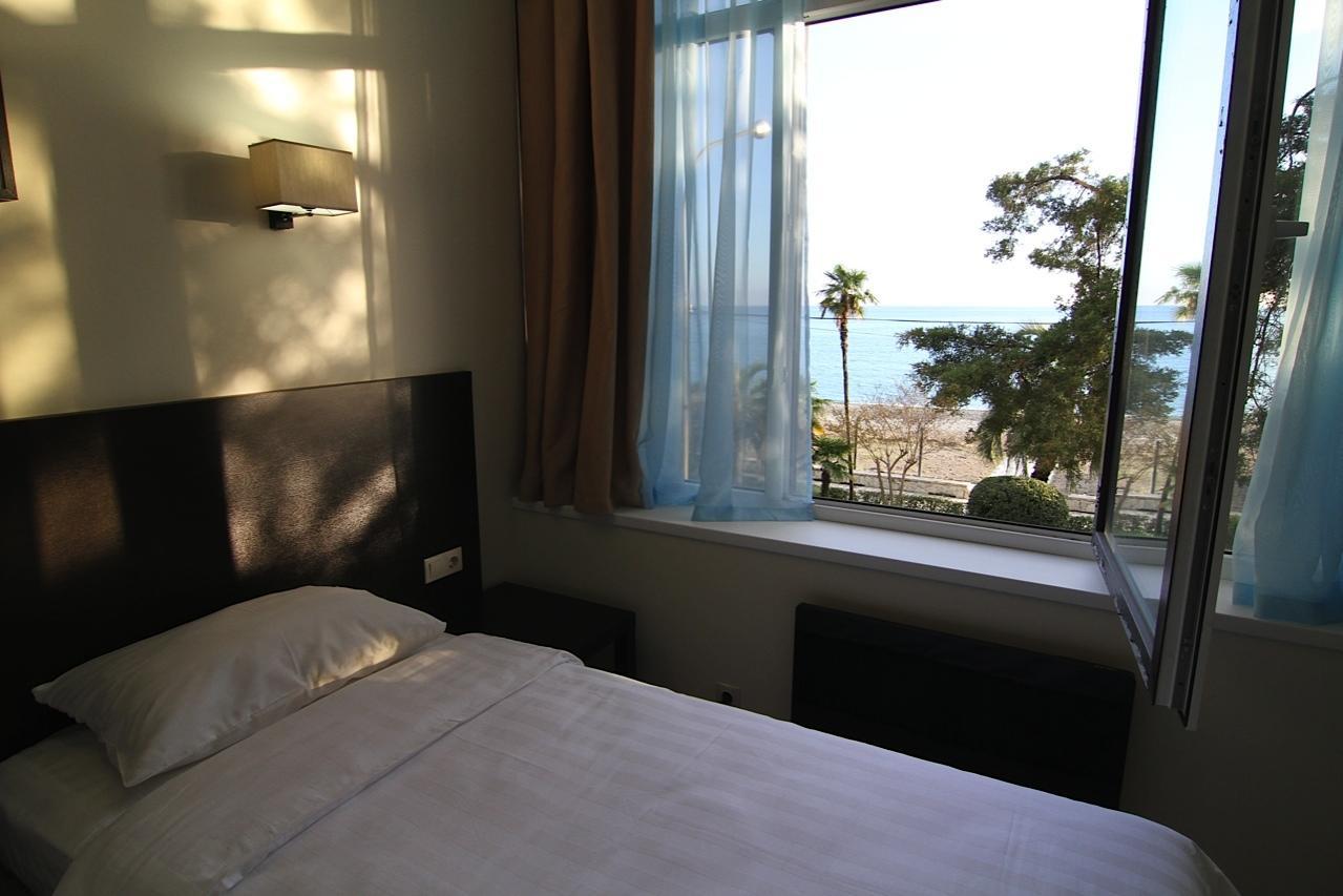 Hotel Continent Gagra Kültér fotó